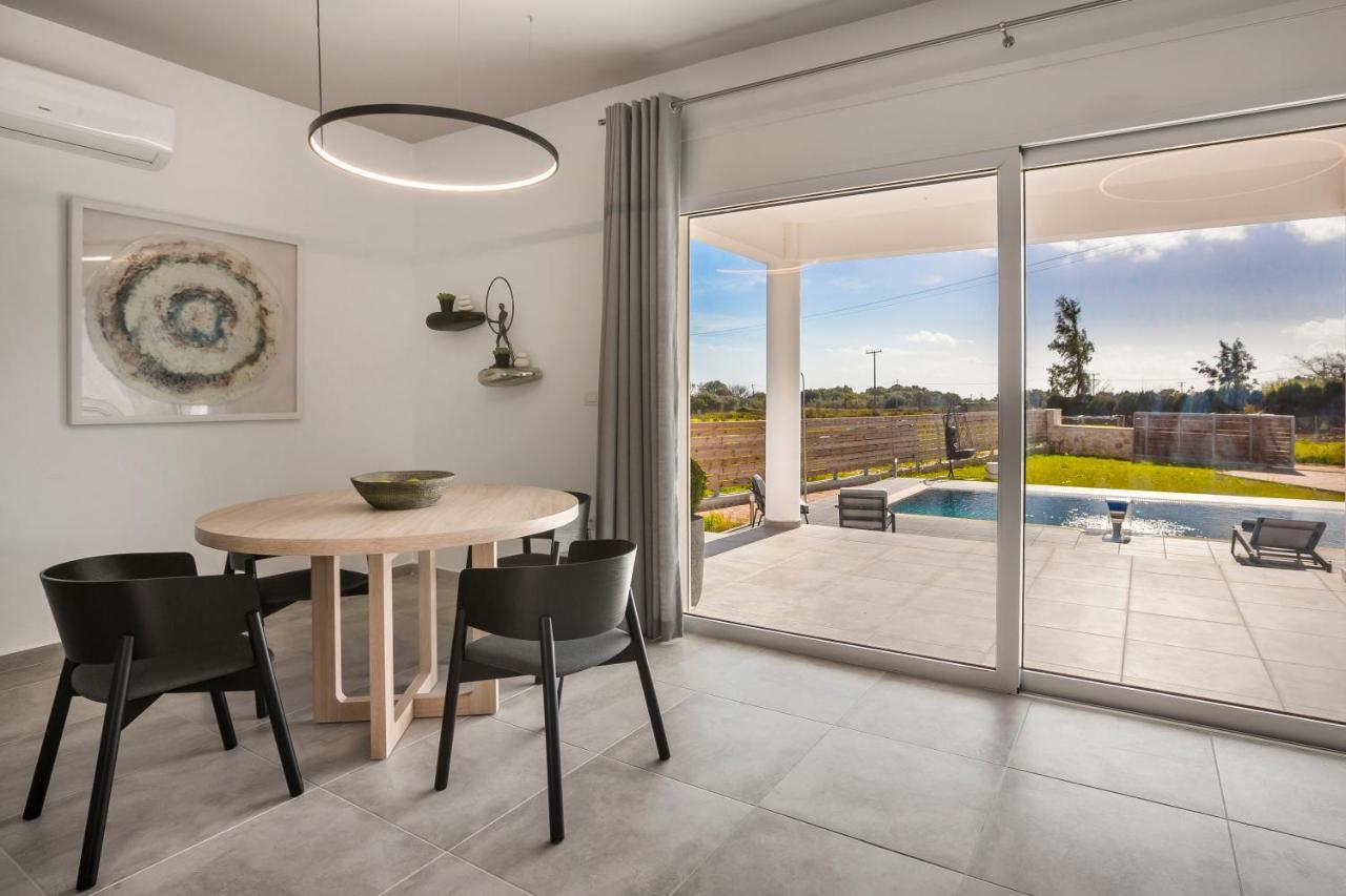 Artemon New Luxury Villa *