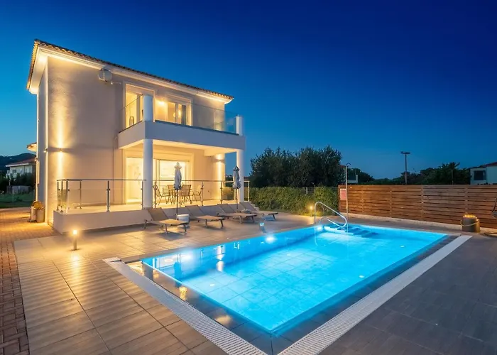 Artemon New Luxury Villa